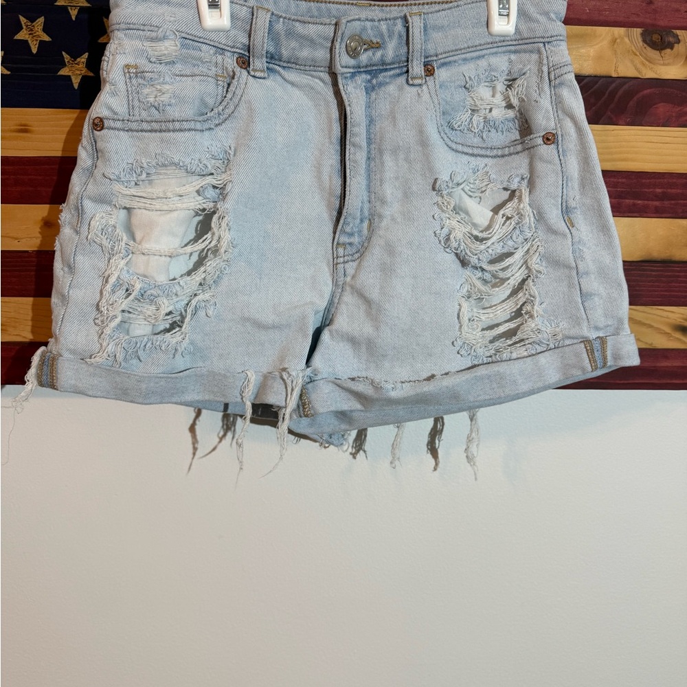 America Eagle Stretch Mom Distressed Light Blue Denim Shorts Size 6